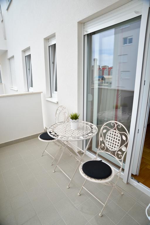 Golden Gate Apartment *